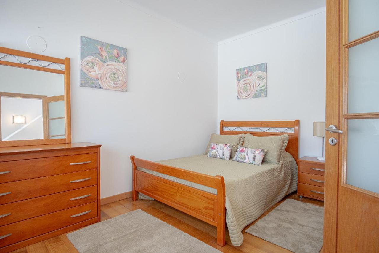 8 Rodrigues Family House - With Patio Nazare