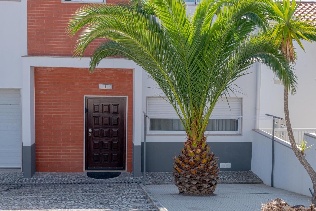 Villa 8 Rodrigues Family House - With Patio Nazare