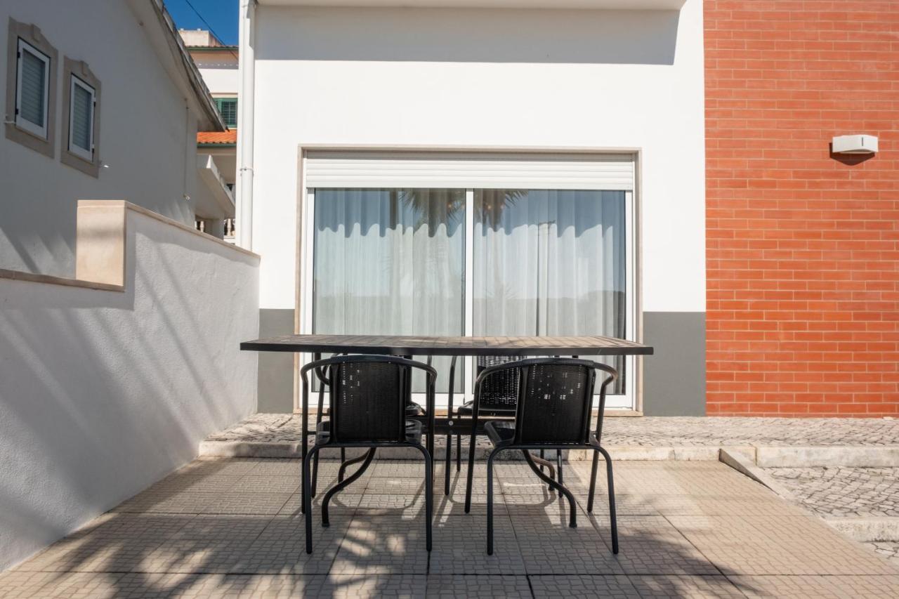 8 Rodrigues Family House - With Patio Villa