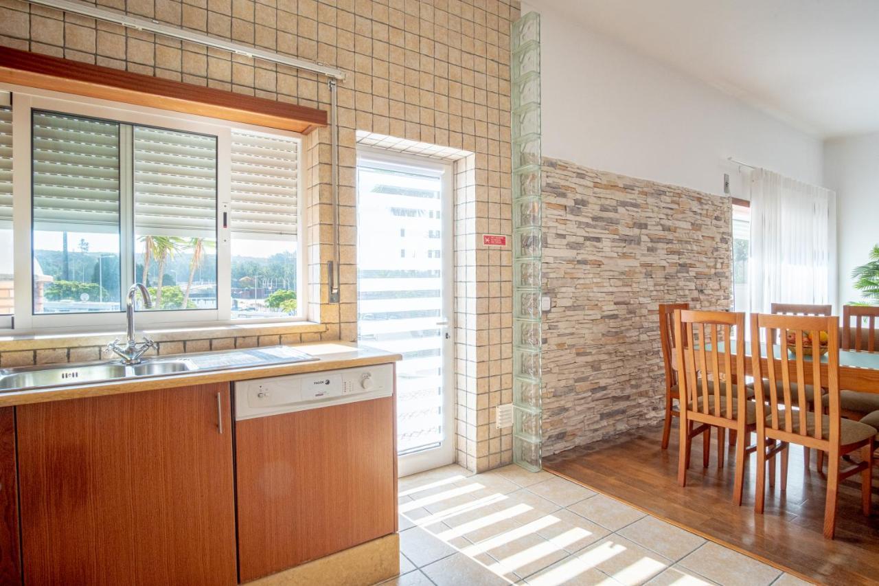 8 Rodrigues Family House - With Patio Villa Nazare