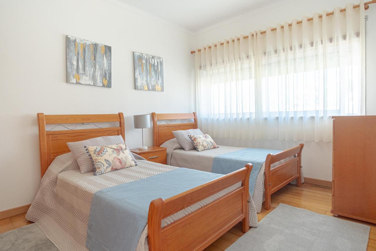 Villa 8 Rodrigues Family House - With Patio Nazare