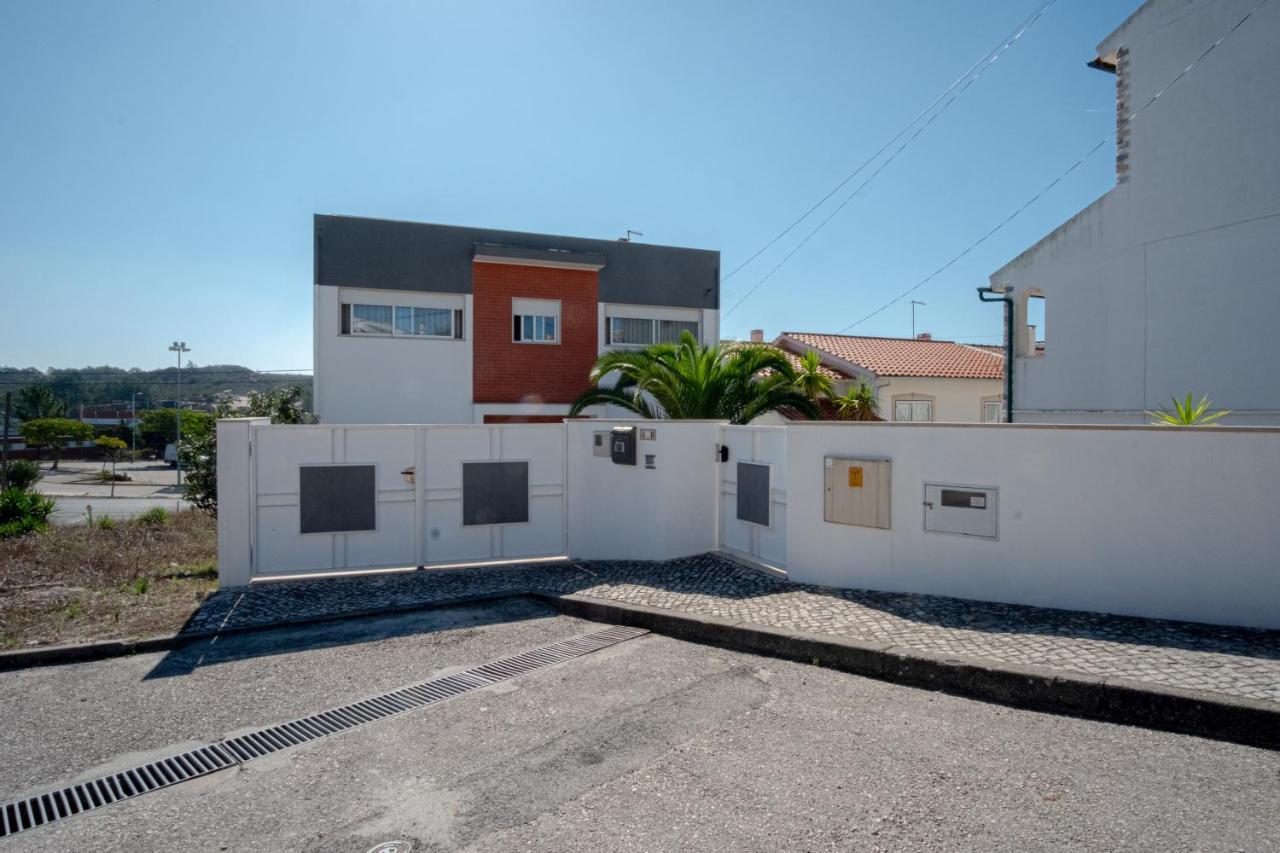 8 Rodrigues Family House - With Patio *