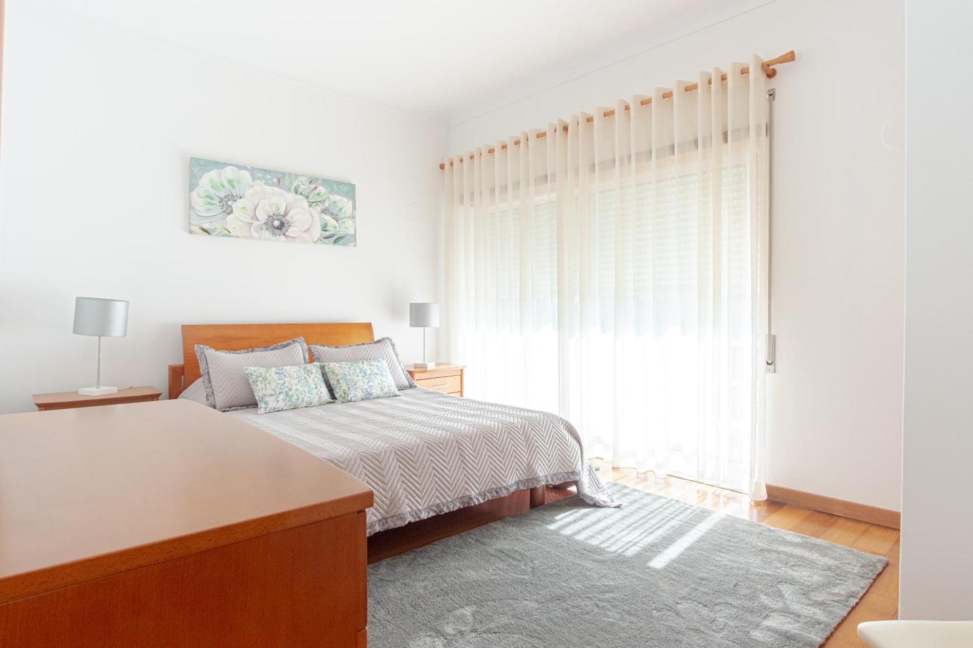 8 Rodrigues Family House - With Patio * Nazare
